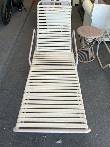 Tropitone Style Outdoor Chair